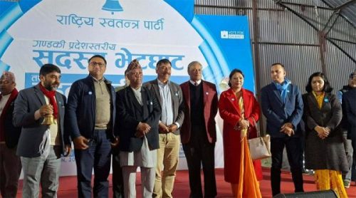 कांग्रेसको कारबाहीमा परेका  पूर्वमन्त्री कुमार खड्का रास्वपा प्रवेश