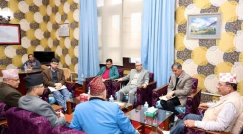 निर्वाचनको तयारीबारे गृहमन्त्री र आयोग पदाधिकारीबीच छलफल
