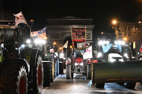 फ्रान्समा  किसानको आक्रोश संसद्सम्म