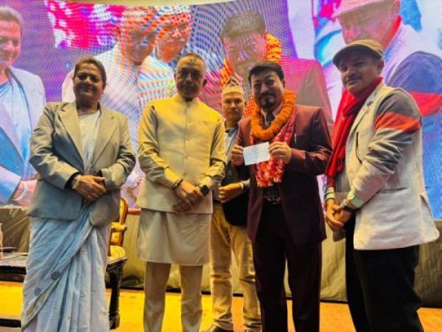 एमाले नेता रामवीर मानन्धर एमाले छाडेर कांग्रेस प्रवेश