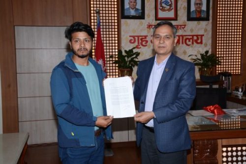 इनिशा विकका हत्यारालाई कानुनी दायरामा ल्याउँछौंः गृहमन्त्री अर्याल