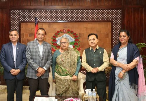 प्रधानमन्त्रीसँग कांग्रेस सभापति थापासहित पदाधिकारीको भेट