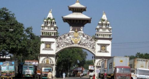 जाँचपास नहुँदा  वीरगन्ज भन्सारमा  रोकिए १४ सयभन्दा धेरै मालवाहक सवारी