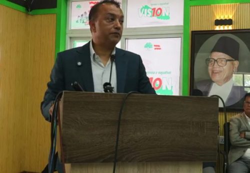 आफ्नो राजीनामाबारे केन्द्रीय समिति बैठकमा के भने गगन थापाले ?