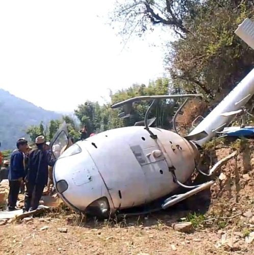 खोटाङको केपिलासगढीमा अवतरणका क्रममा हेलिकोप्टर दुर्घटना