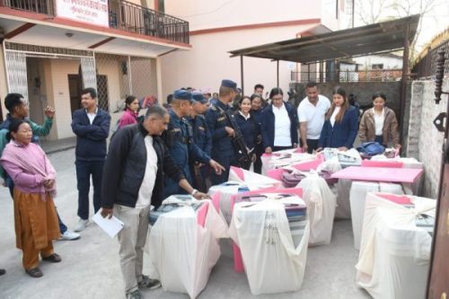 तस्बिरमा हेर्नुस् निर्वाचनको तयारी