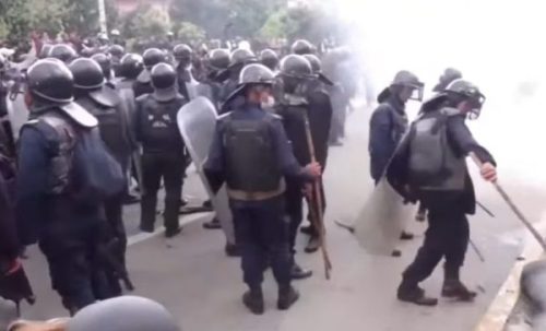 पार्टी अध्यक्ष पक्राउको विरोधमा एमालेको प्रदर्शन