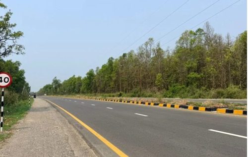 नारायणगढ–बुटवल सडकको निर्माण सम्पन्न भएका स्थानमा सडक सुरक्षाको काम सुरु
