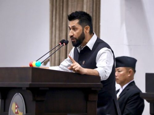 ओली-लेखक पक्राउबारे के भने रवि लामिछानेले ?