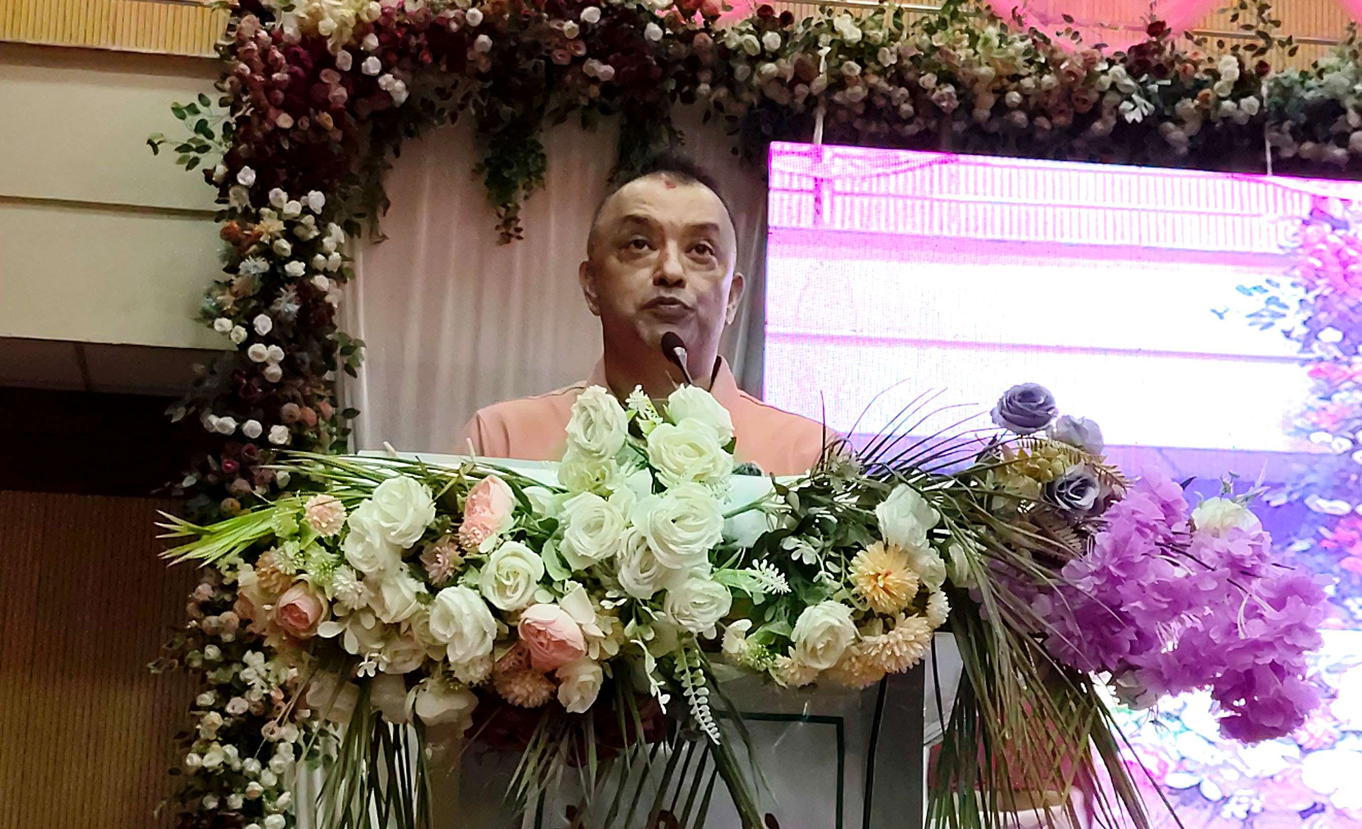 संविधान संशोधनको विषयलाई गम्भीररुपमा लिन सरकारलाई गगन थापाको सुझाव