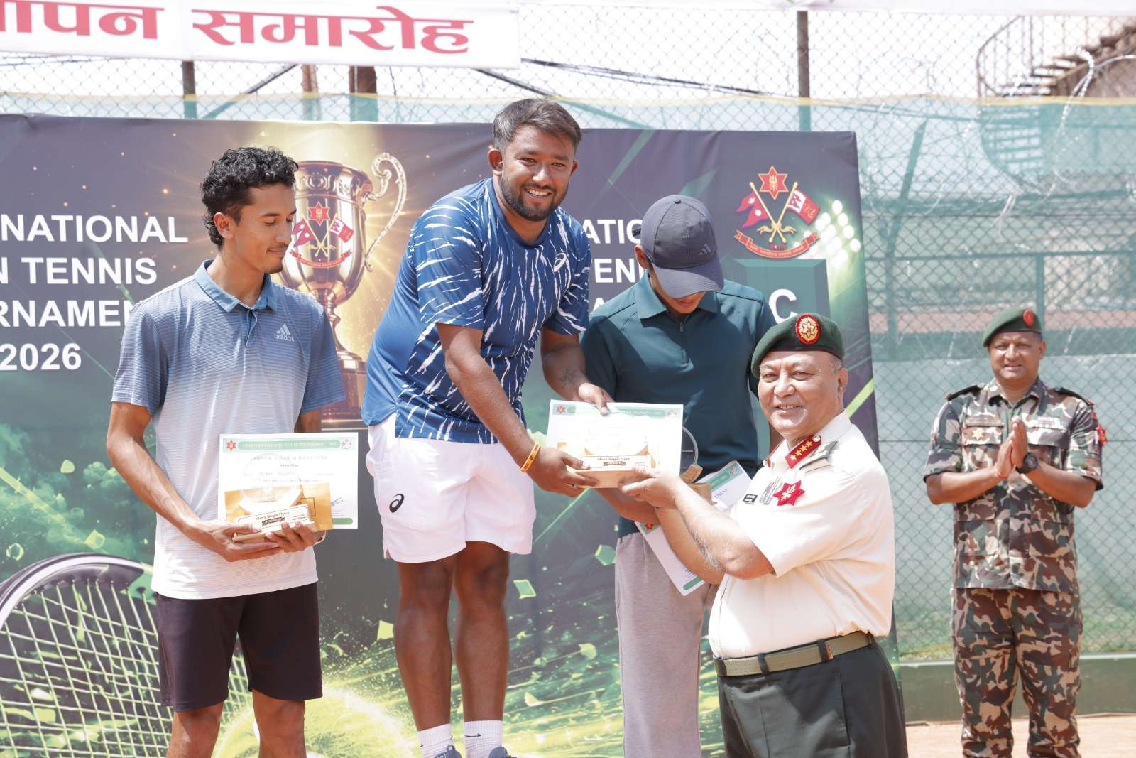 प्रधानसेनापति राष्ट्रिय खुला टेनिस प्रतियोगिताका विजतालाई पुरस्कार वितरण