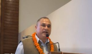 एक सदस्यले निर्णय फिर्ता लिएपछि मुख्यमन्त्री शाहलाई तत्कालको सङ्कट टर्यो