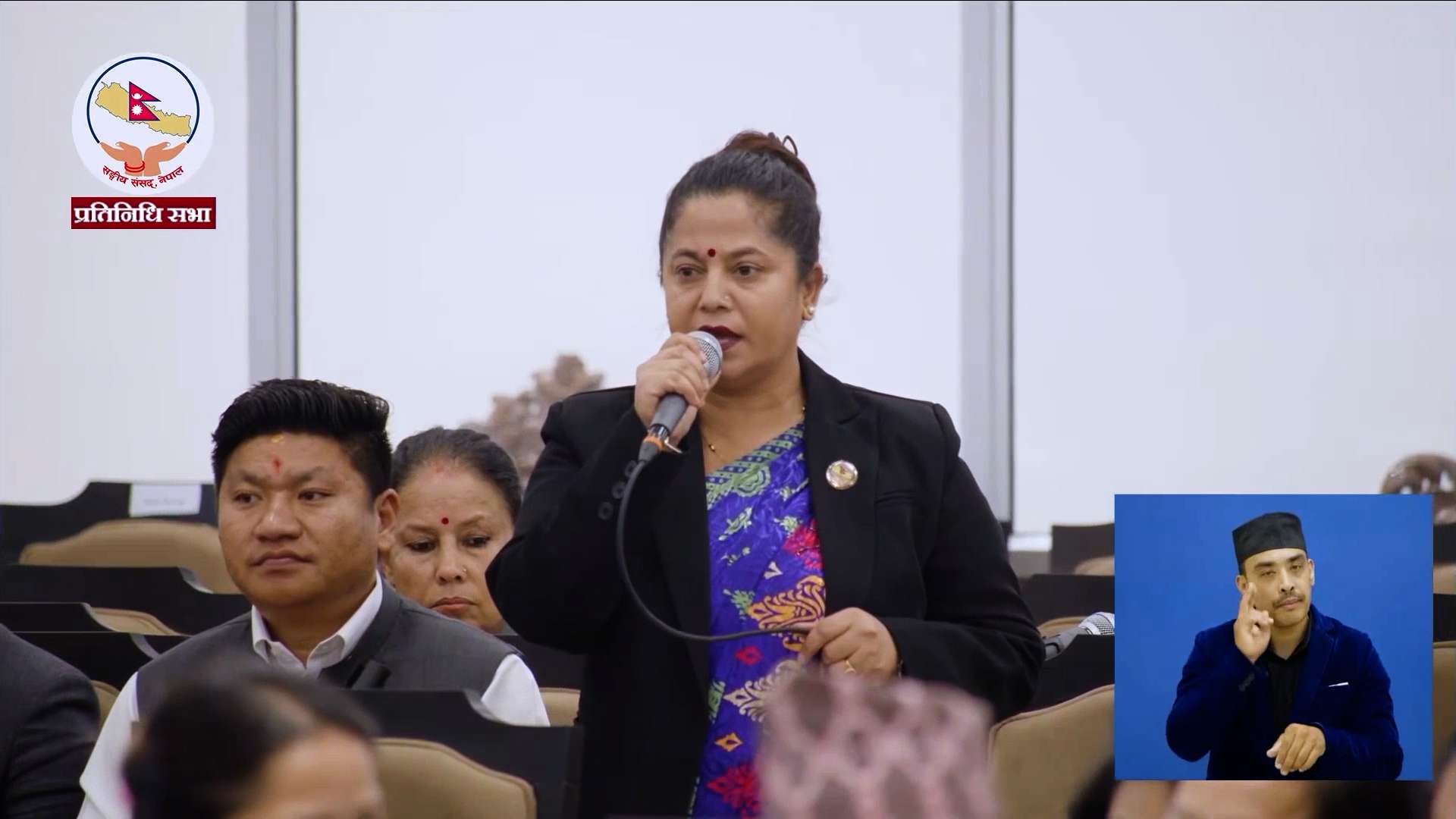 सुर्खेतमा निर्माण गरिएको रंगशाला संरक्षण गर्न सांसद थपलियाको माग