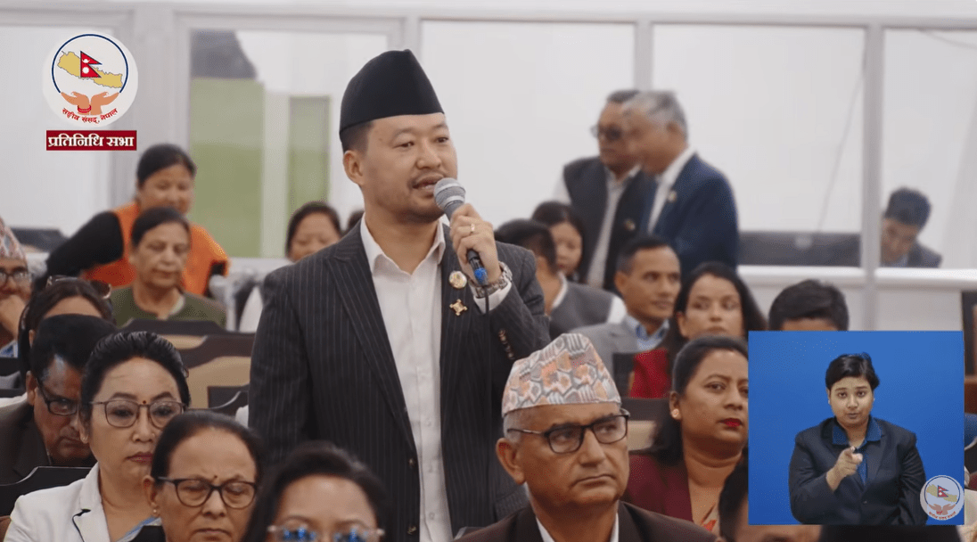 प्रधानमन्त्रीले माफी नमागेसम्म सदन चल्न नदिने एमालेको अडान