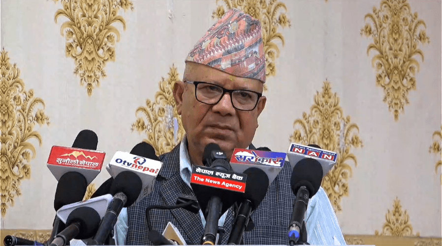 कम्युनिस्टहरू निराश हुने होइन, आत्मचिन्तन गर्दै अगाडि बढ्नुपर्छः माधव नेपाल