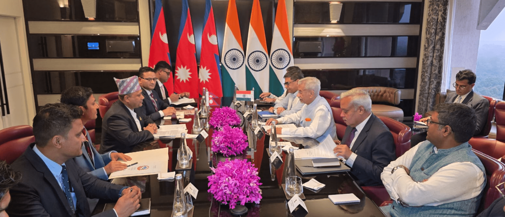 परराष्ट्रमन्त्री खनाल र भारतीय विदेशमन्त्रीबीचको वार्तापछि  तीनबुँदे संयुक्त घोषणा