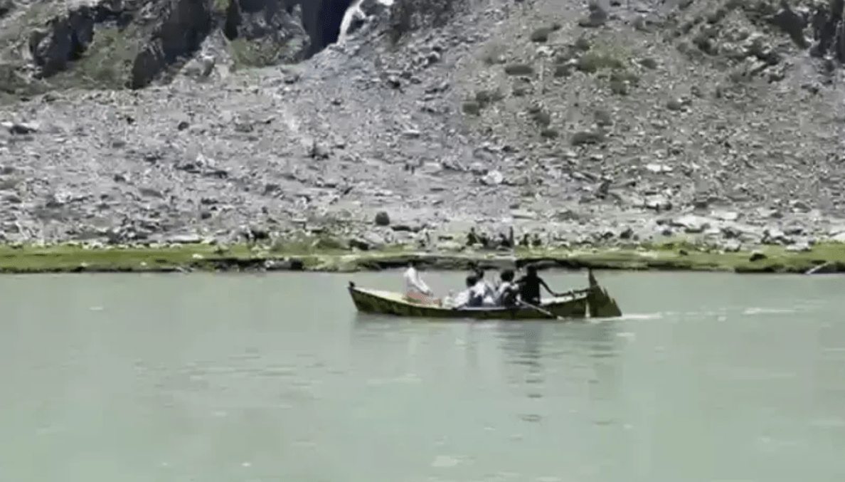 पाकिस्तानमा पर्यटक बोकेको डुङ्गा डुब्दा सात जनाको मृत्यु, एक बेपत्ता