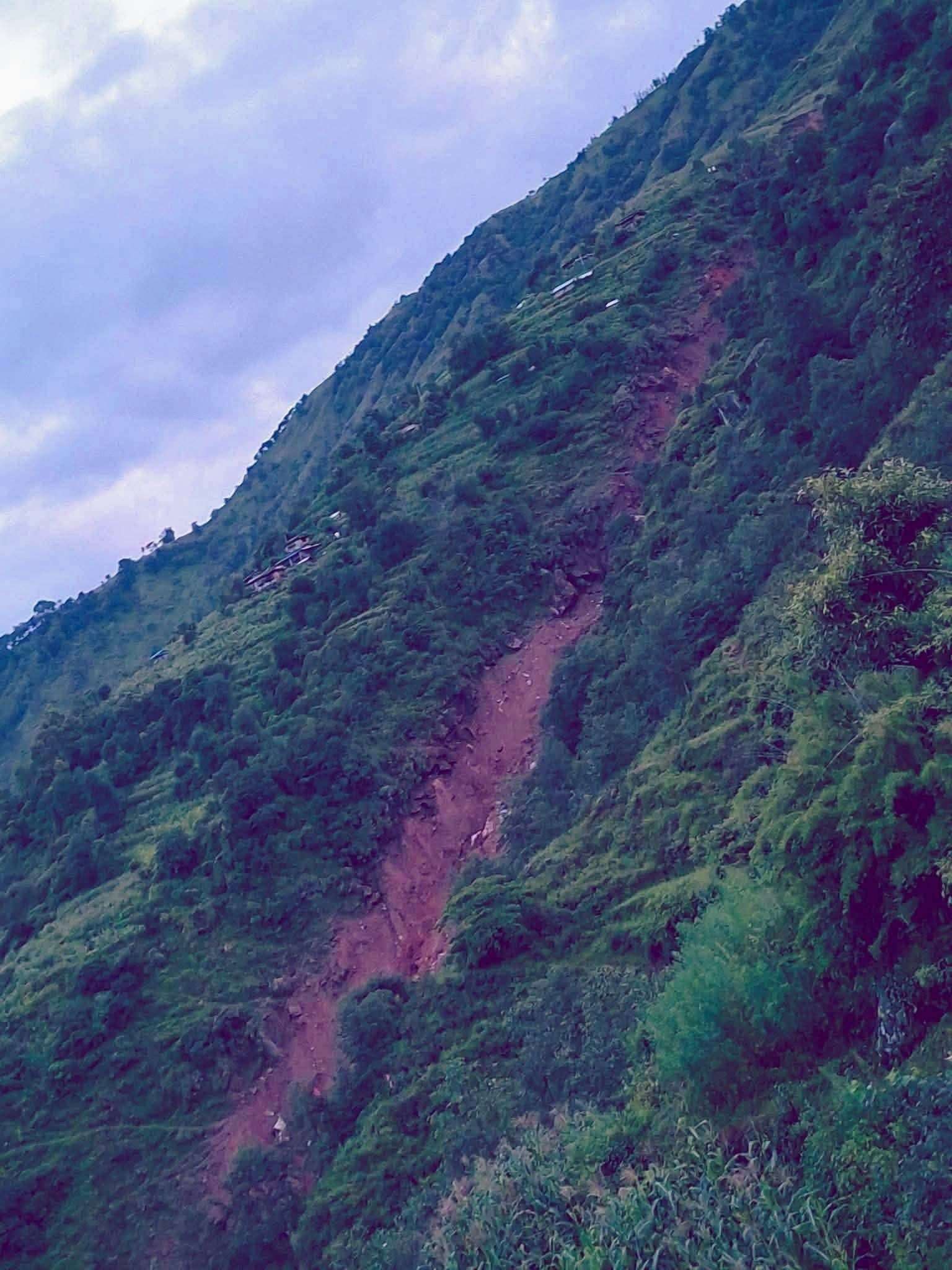 रोल्पामा पहिरोमा पुरिएका १० मध्ये एक जनाको शव फेला, ९ बेपत्ता