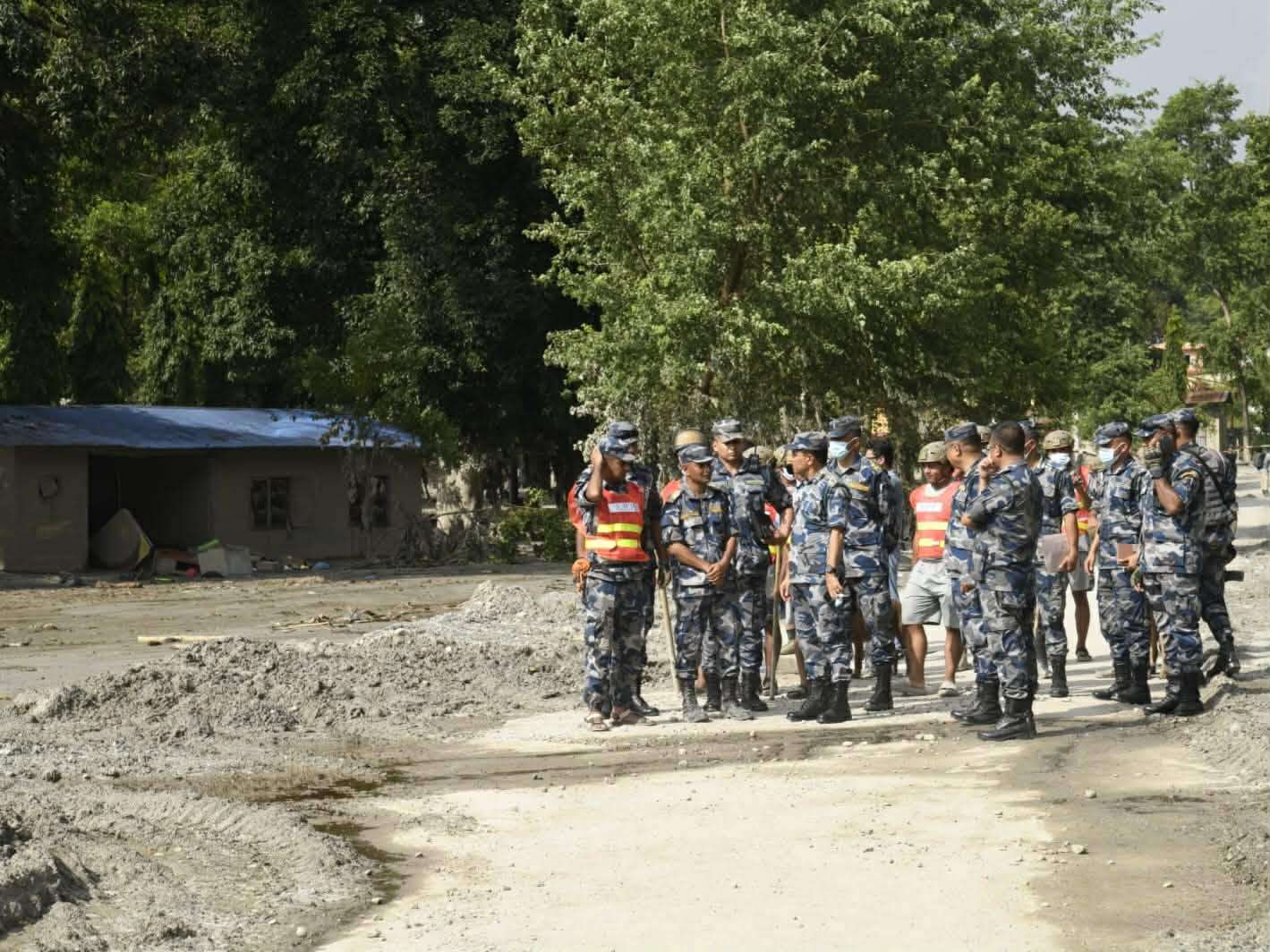 धादिङमा नदीले बगाएर ल्याएको सेफ फोड्ने २९ जना नियन्त्रणमा