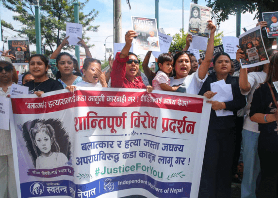गरिमाका लागि न्याय माग्दै सडकमा उत्रिए महिला