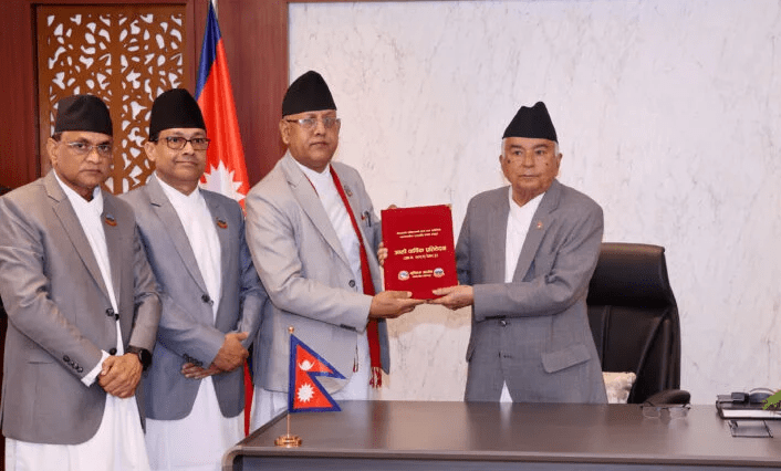 राष्ट्रपतिसमक्ष मुस्लिम आयोगको प्रतिवेदन प्रस्तुत