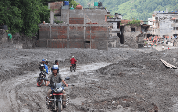 नुवाकोटको ढुङ्गेसम्म यातायात सञ्चालन भएपछि शव व्यवस्थापन र राहत लैजान सहज