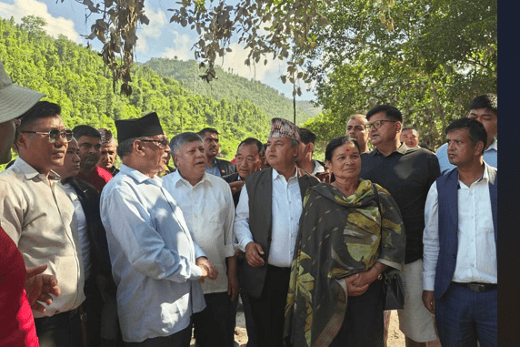 बाढी प्रभावित क्षेत्रमा पुनर्निर्माणको कामलाई प्राथमिकता दिनुपर्छः प्रचण्ड
