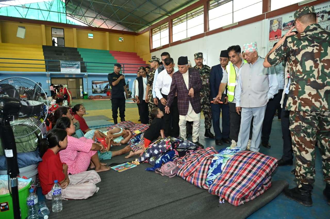 राष्ट्रपति पौडेलद्वारा नुवाकोटका बाढी प्रभावित क्षेत्रको स्थलगत अवलोकन